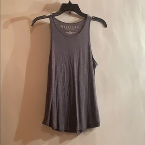 Gray Aéropostale tank